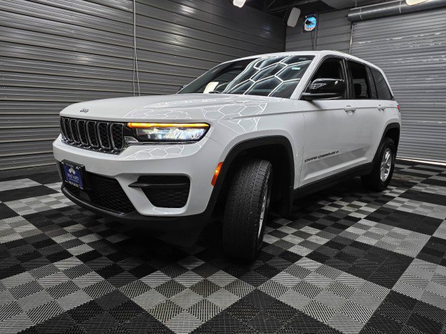 Used 2024 Jeep Grand Cherokee Laredo w/ Trailer Tow Package AWD/4WD image 39