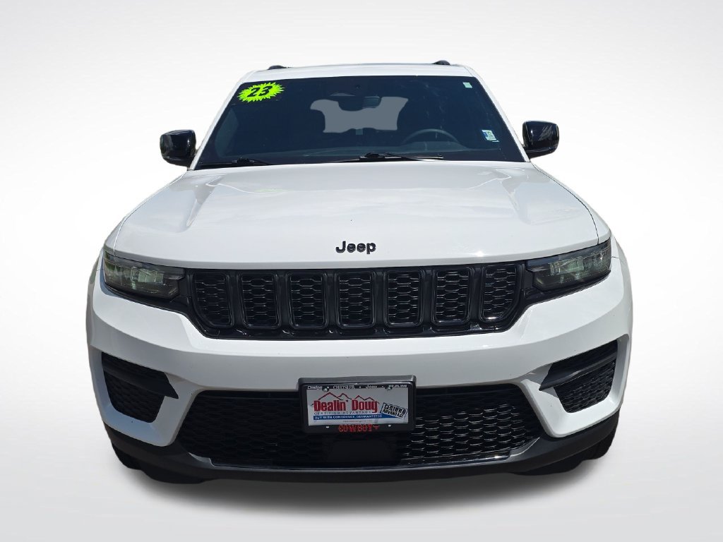 Used 2023 Jeep Grand Cherokee Altitude AWD/4WD image 10