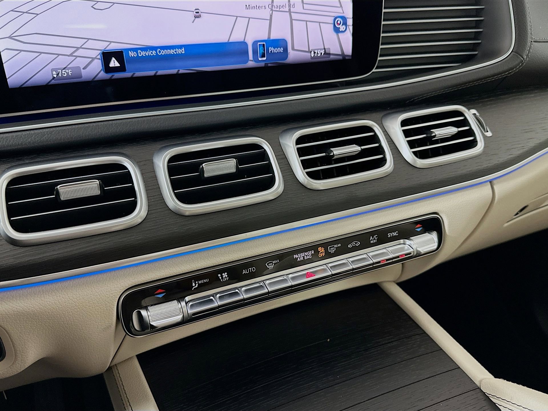 Used 2025 Mercedes-Benz GLE 450 4MATIC Coupe image 17