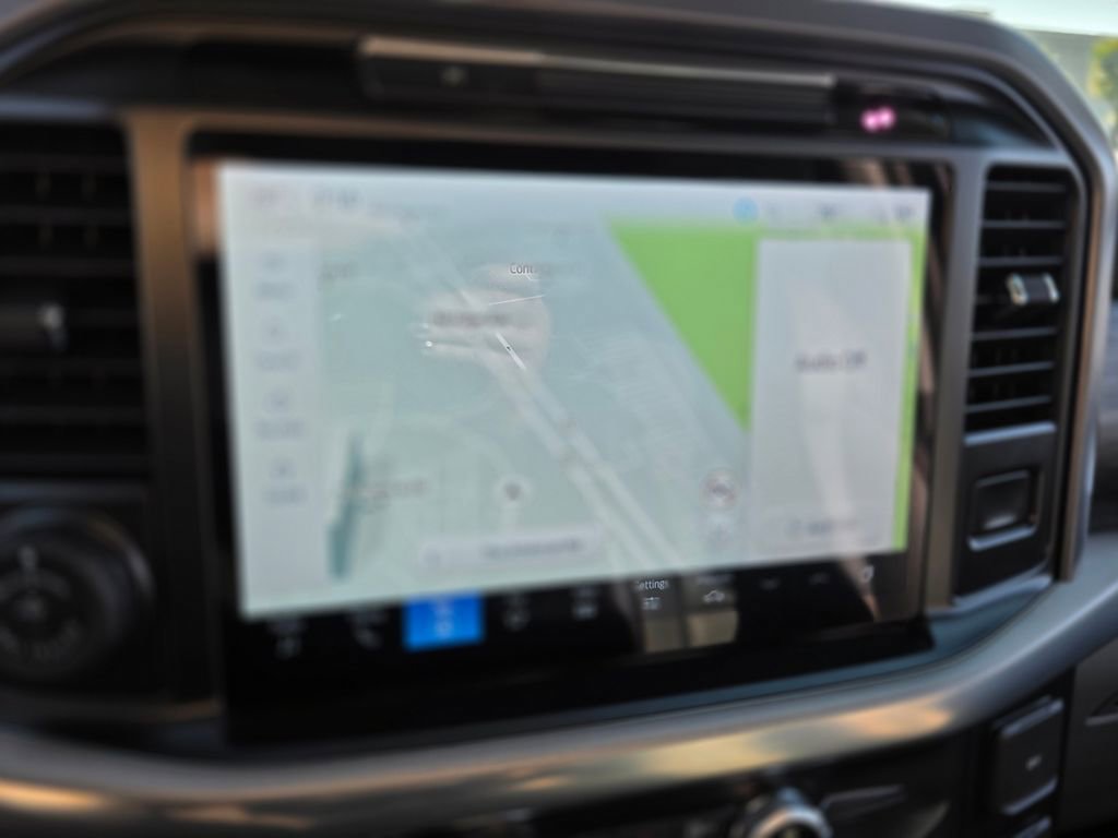 Used 2025 Ford F150 Lariat w/ Equipment Group 501A Mid image 26