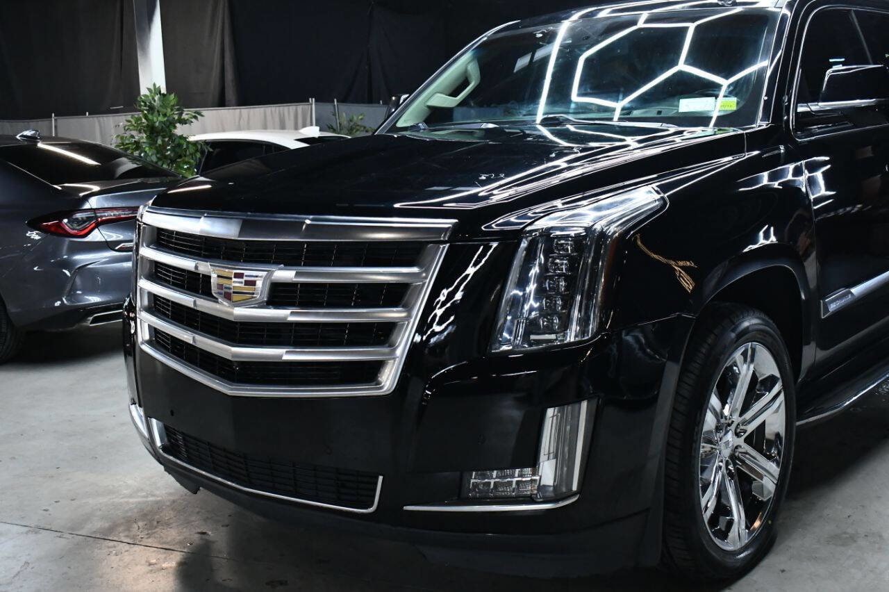 Used 2016 Cadillac Escalade Luxury image 6