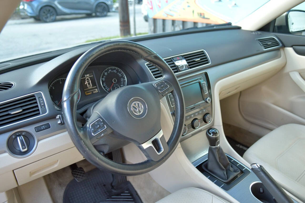 Used 2015 Volkswagen Passat TDI SE FWD image 20