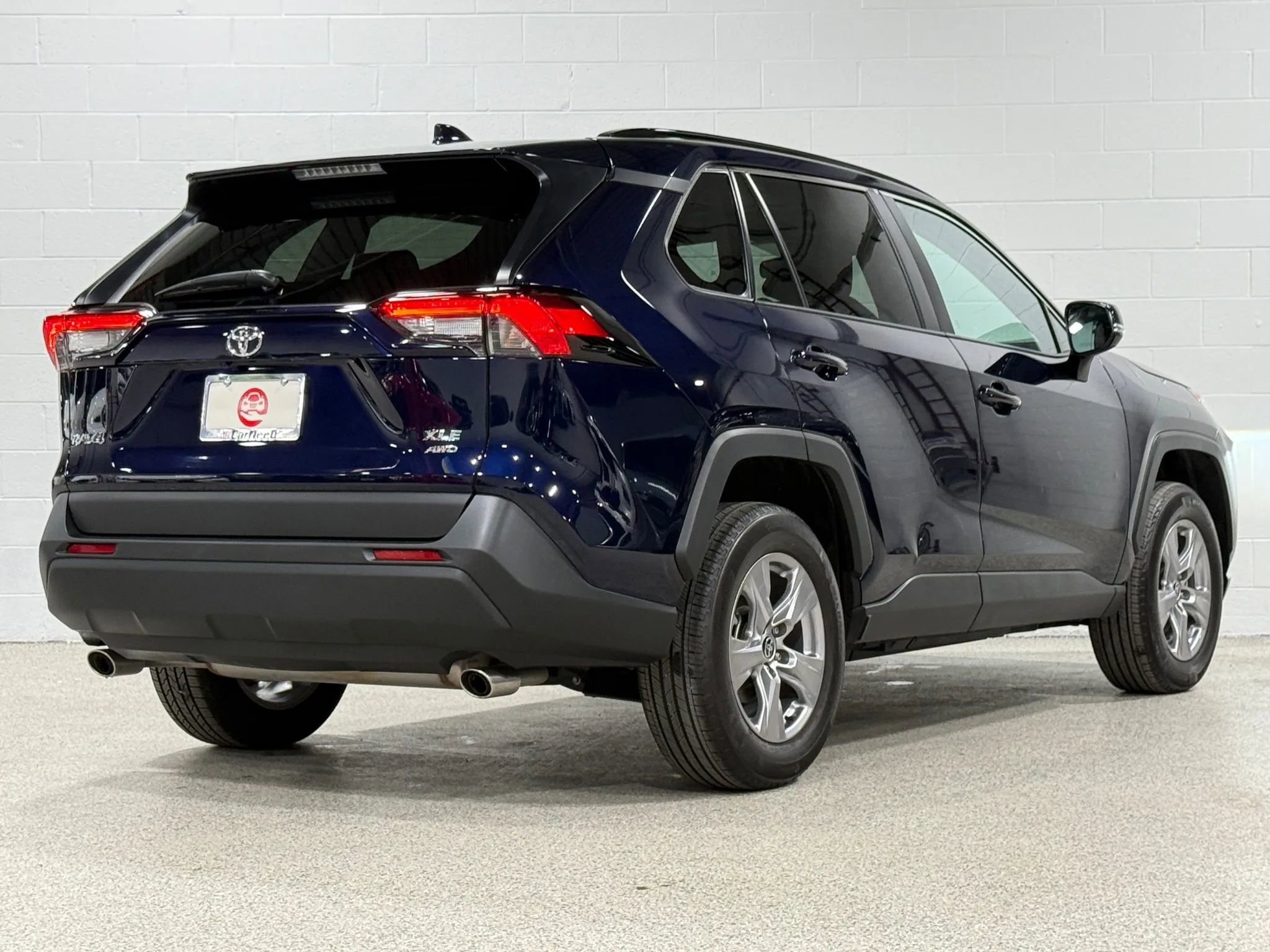 Used 2022 Toyota RAV4 XLE w/ Convenience Package image 6