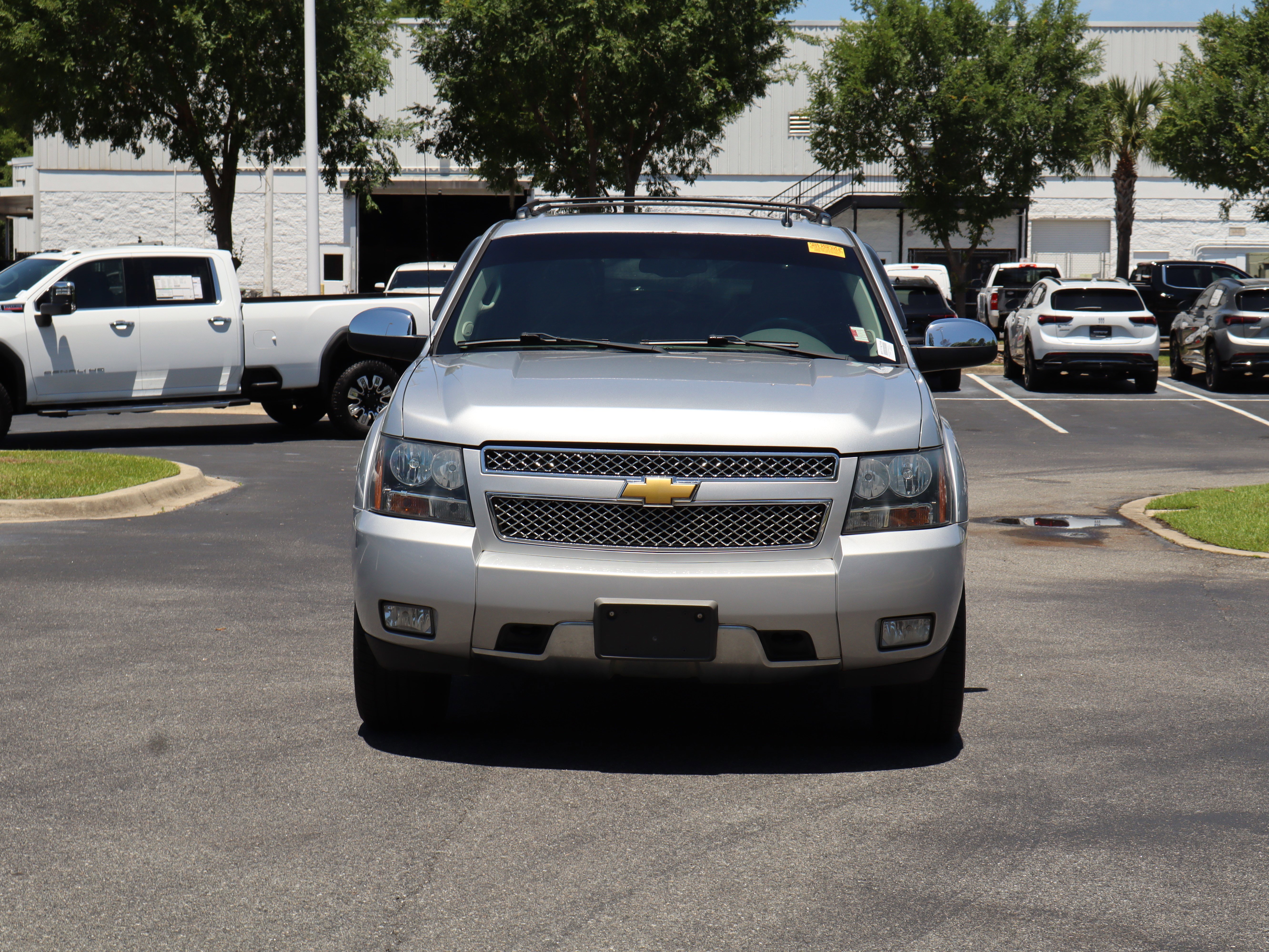 Used 2013 Chevrolet Avalanche LT AWD/4WD image 3