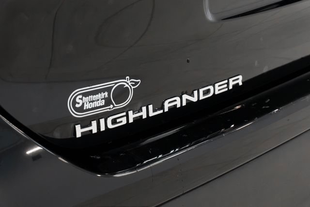 Used 2022 Toyota Highlander L FWD image 14