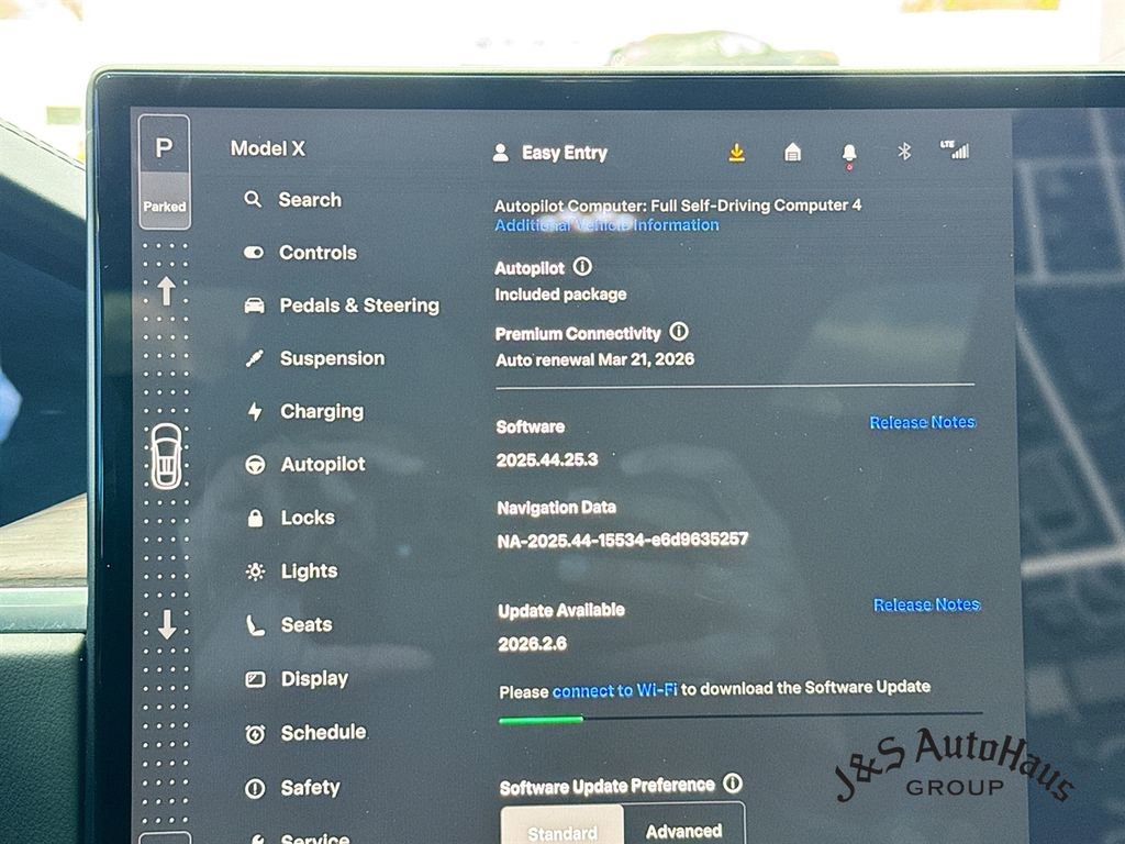 Used 2024 Tesla Model X image 17