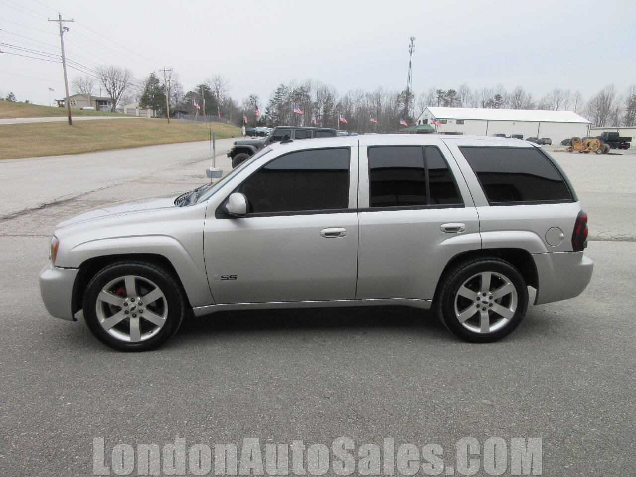 Used 2008 Chevrolet TrailBlazer SS image 2