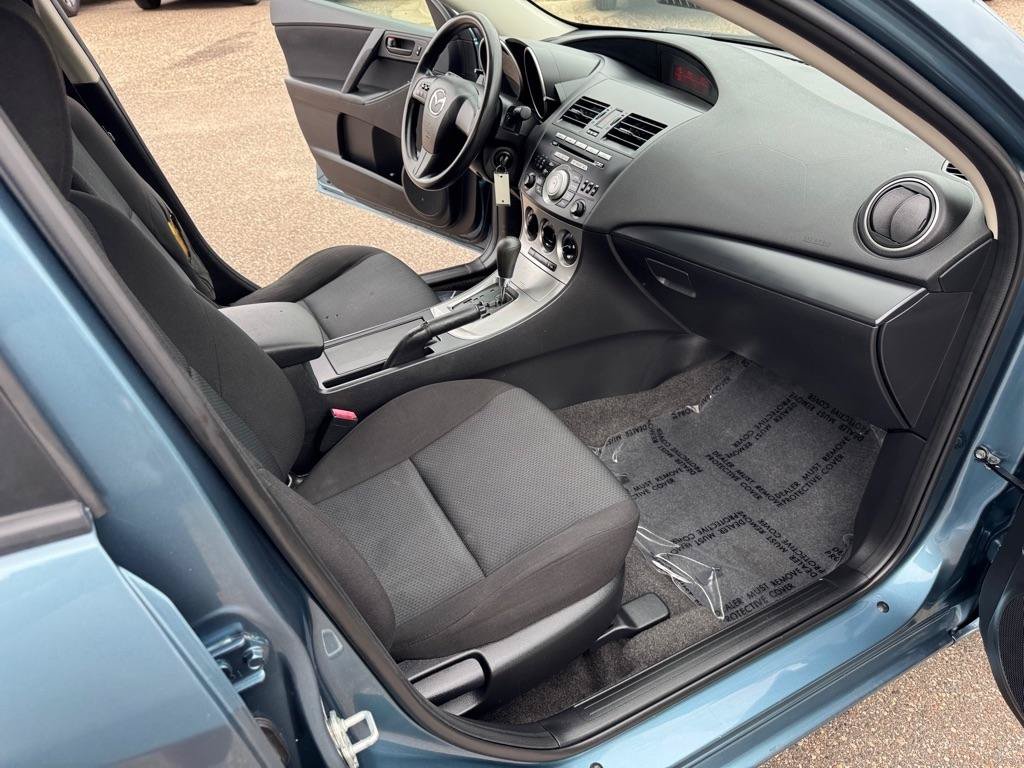 Used 2011 MAZDA MAZDA3 i Sport FWD image 24