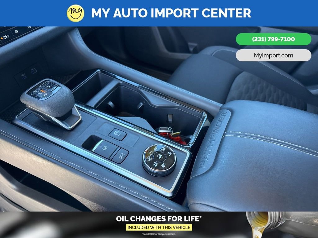 Used 2024 Nissan Pathfinder SV image 23