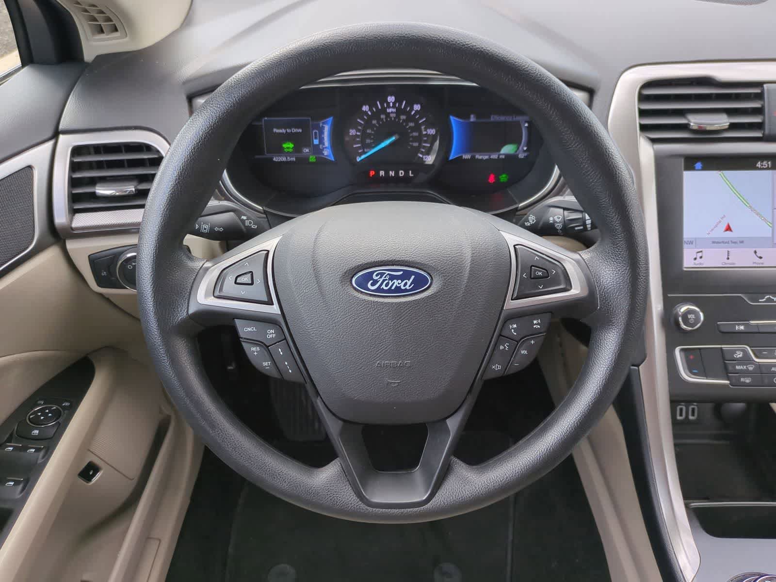 Used 2019 Ford Fusion SE FWD image 22