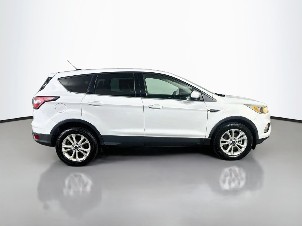 Used 2017 Ford Escape SE FWD image 7