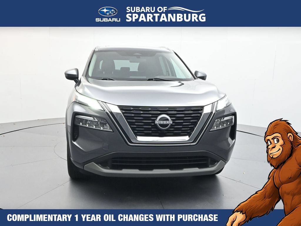 Used 2023 Nissan Rogue SV w/ SV Premium B Package FWD image 2