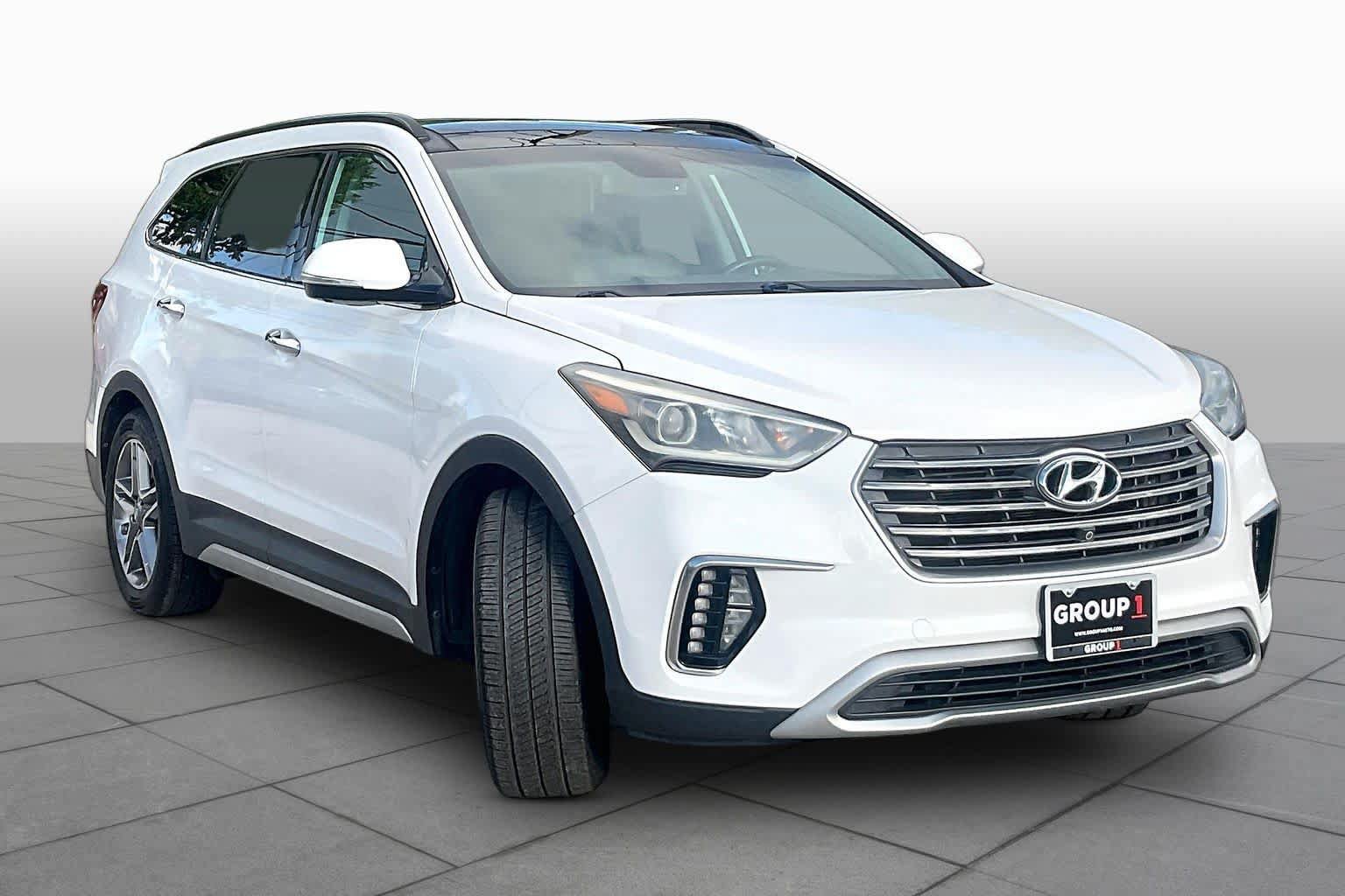Used 2017 Hyundai Santa Fe Limited FWD image 3