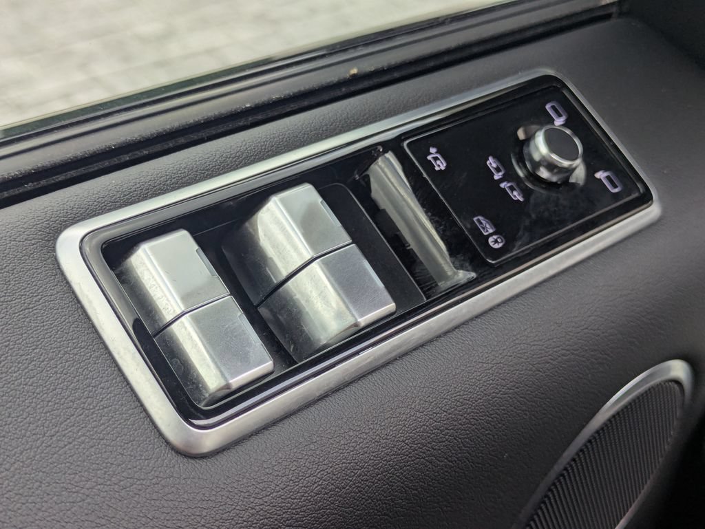 Used 2022 Land Rover Range Rover Sport SE AWD/4WD image 23