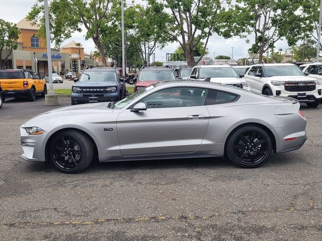 Certified 2020 Ford Mustang GT Premium w/ Black Accent Package RWD image 4