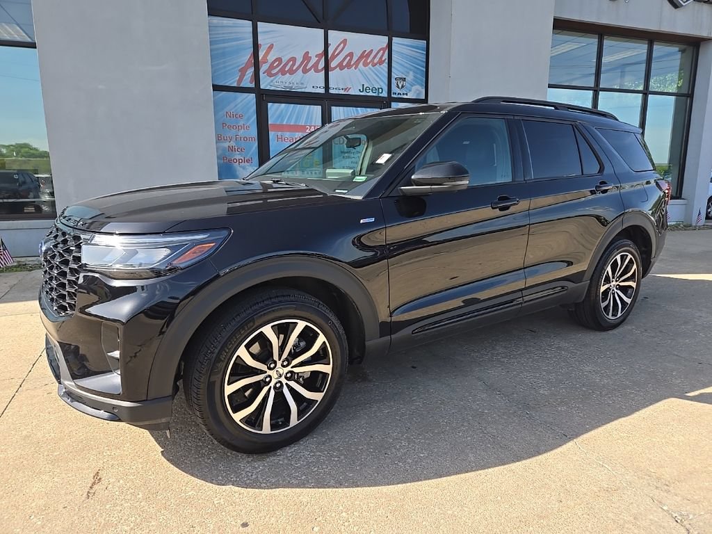 Used 2025 Ford Explorer ST-Line AWD/4WD image 4