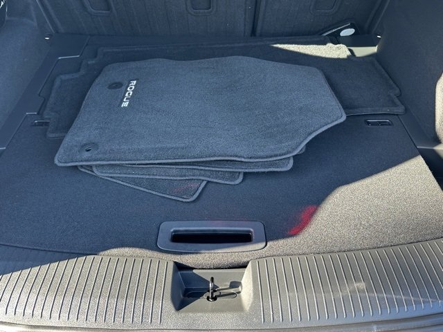 Certified 2022 Nissan Rogue Platinum w/ Head-Up Display Package image 18