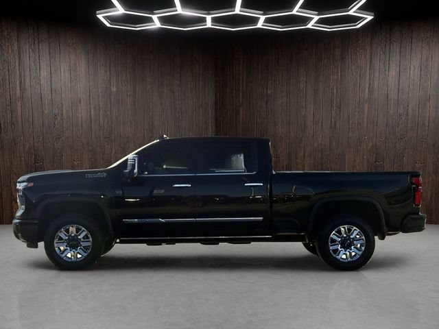 Used 2024 Chevrolet Silverado 2500 High Country w/ High Country Premium Package AWD/4WD image 5