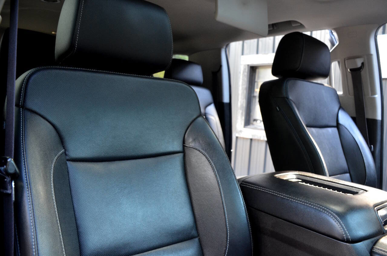 Used 2017 GMC Yukon XL SLT w/ Open Road Package image 19