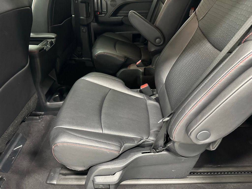 Used 2025 Toyota Sienna XSE image 48
