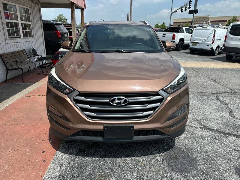 Used 2017 Hyundai Tucson SE Plus FWD image 2