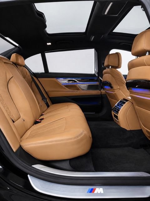 Used 2022 BMW 750i xDrive w/ Executive Package AWD/4WD image 32