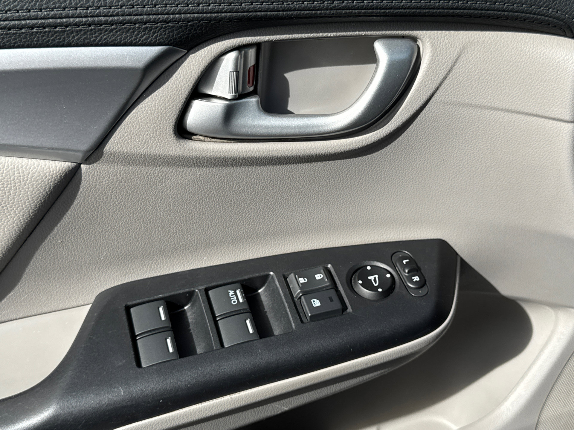 Used 2014 Honda Civic EX-L image 29