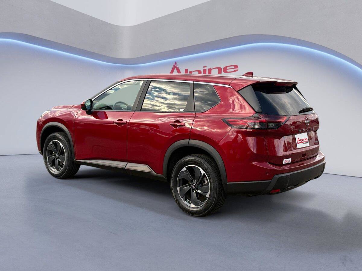 Used 2025 Nissan Rogue SV AWD/4WD image 3