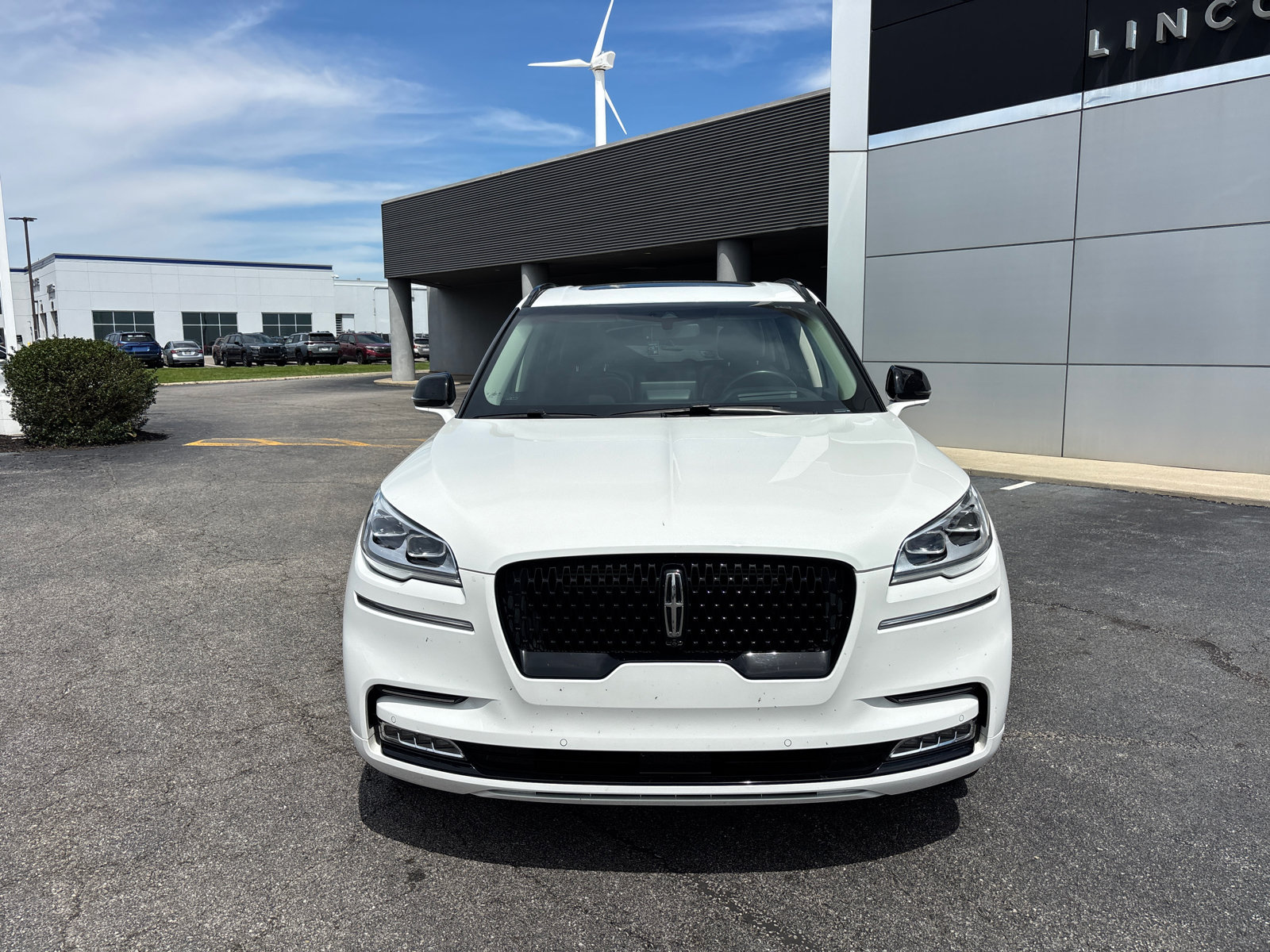 Certified 2022 Lincoln Aviator Reserve w/ Equipment Group 201A AWD/4WD image 2