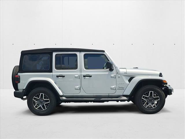 Used 2024 Jeep Wrangler Sahara image 4
