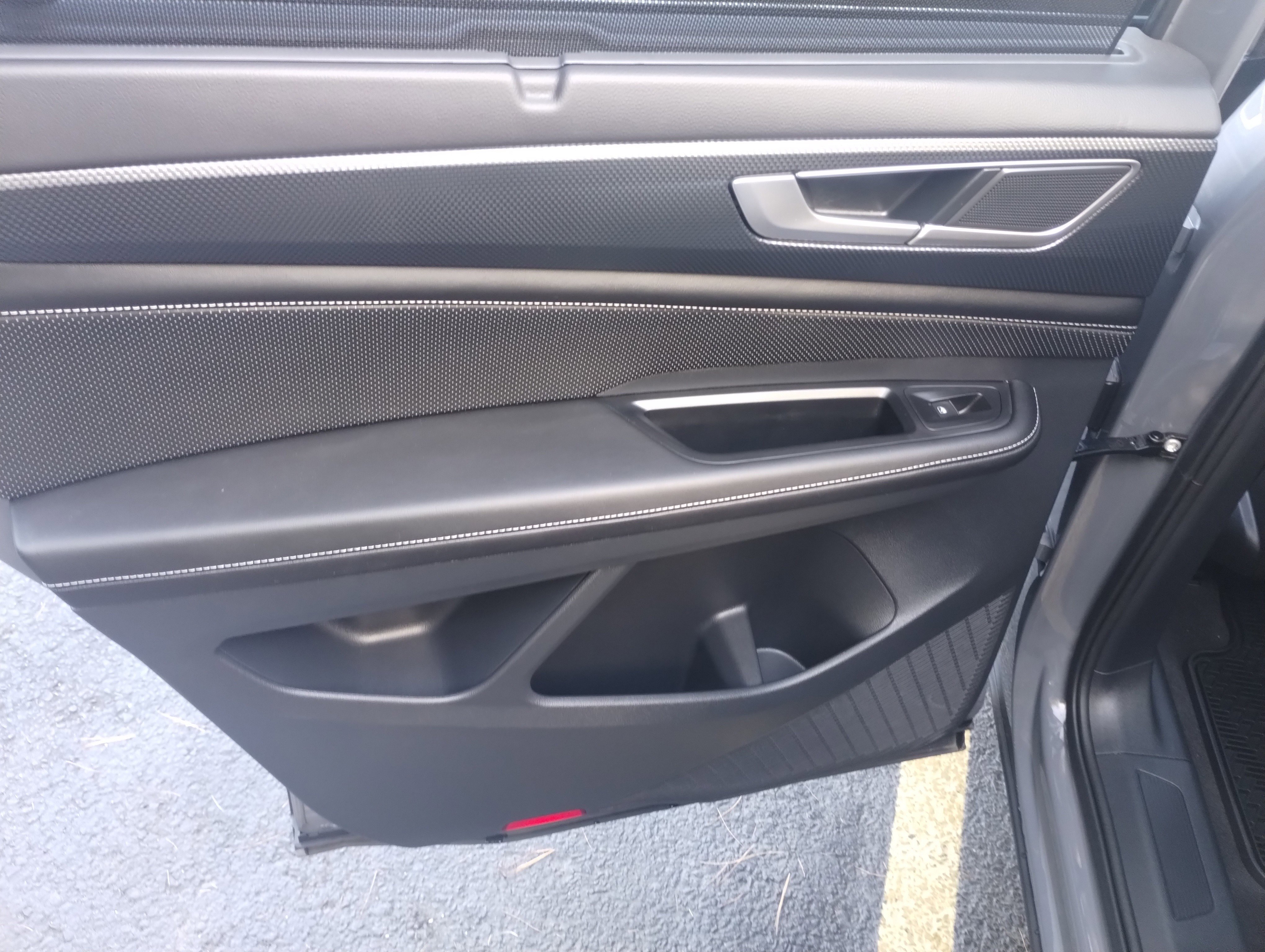 Used 2024 Volkswagen Atlas Cross Sport SEL image 16