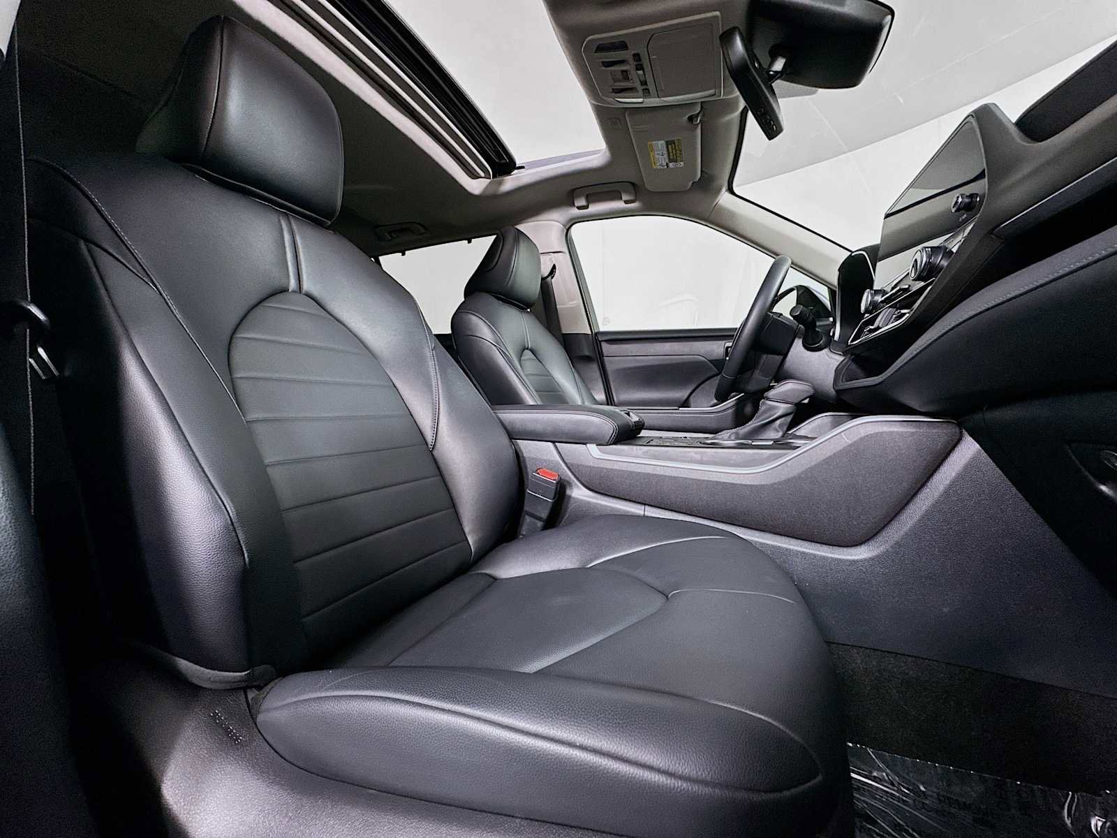 Used 2024 Toyota Highlander XLE image 27