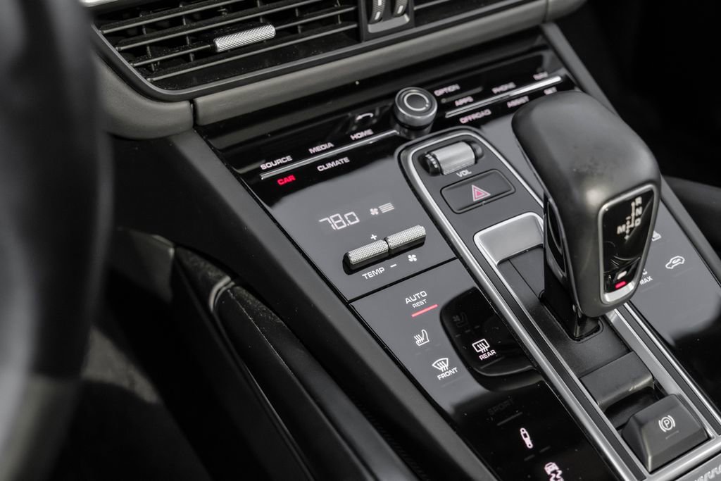 Used 2020 Porsche Cayenne Turbo image 26