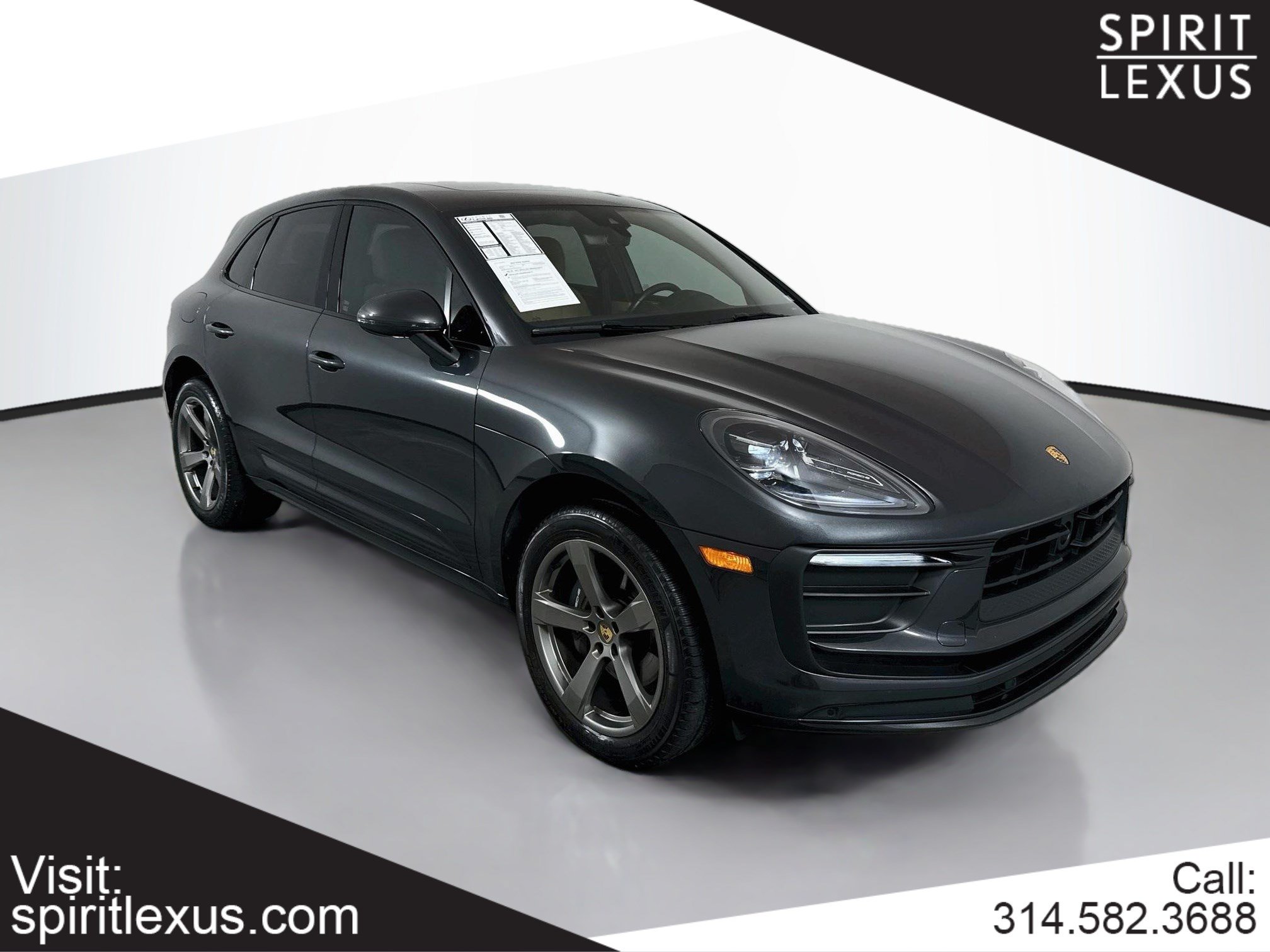 Used 2023 Porsche Macan AWD/4WD image 1