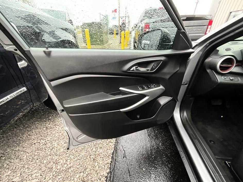 Used 2024 Chevrolet Trax RS image 12