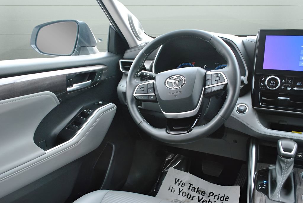 Used 2023 Toyota Highlander Limited image 27