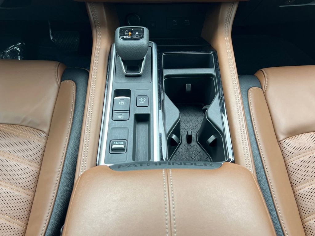 Certified 2025 Nissan Pathfinder Platinum image 11