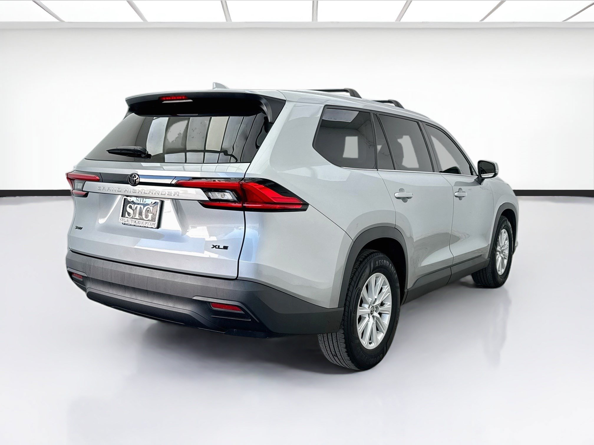 Used 2024 Toyota Grand Highlander XLE FWD image 4