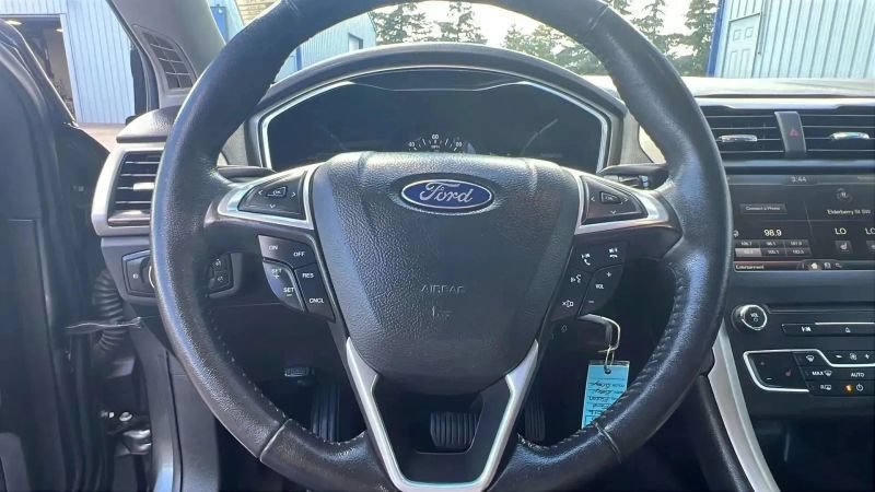 Used 2016 Ford Fusion Energi SE FWD image 21