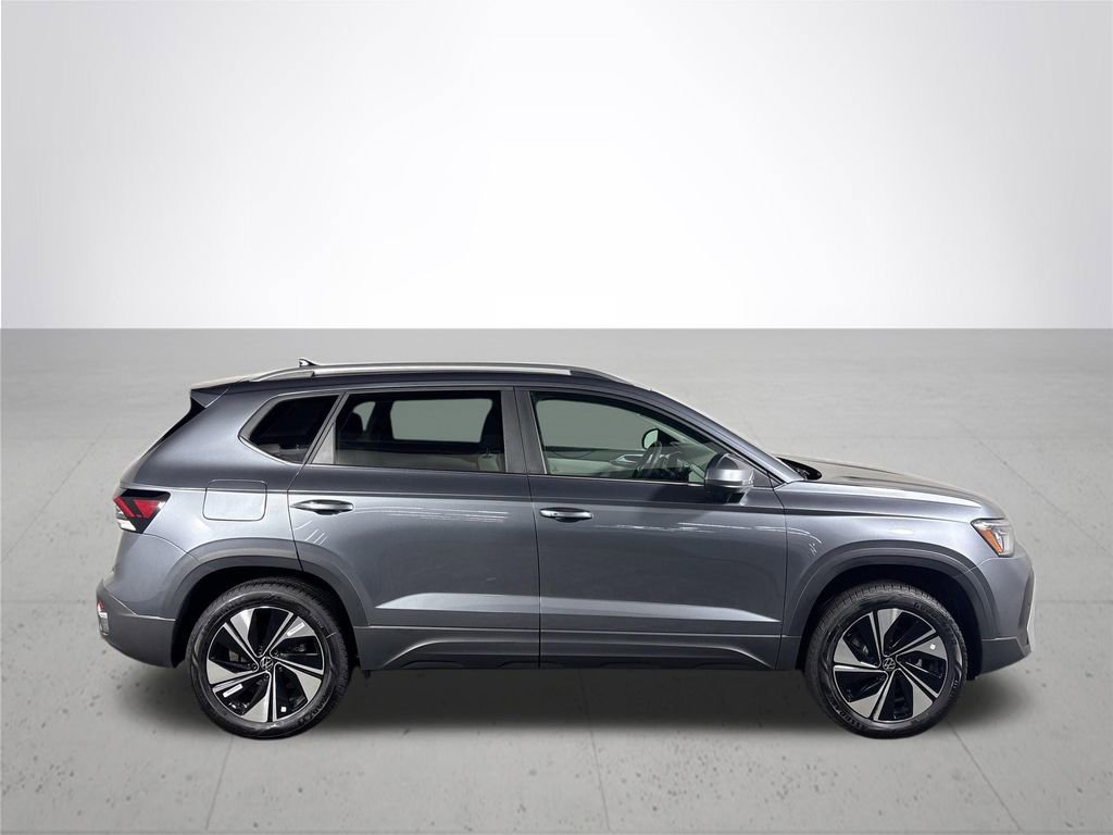 New 2026 Volkswagen Taos SE AWD/4WD image 5