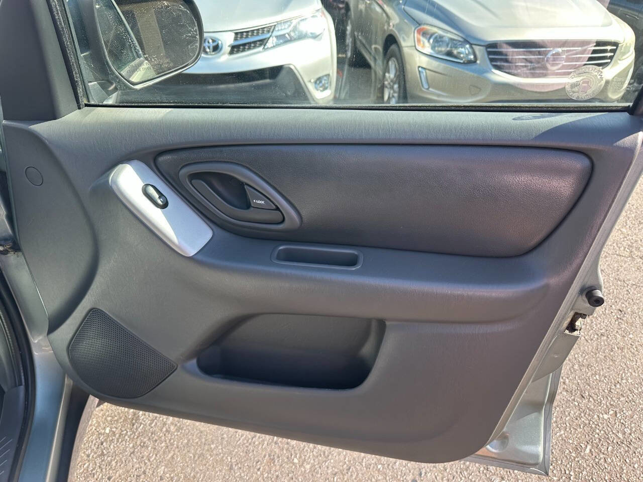 Used 2003 MAZDA Tribute ES image 34