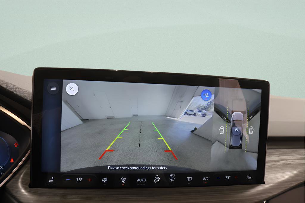 Used 2023 Ford Escape Platinum image 16