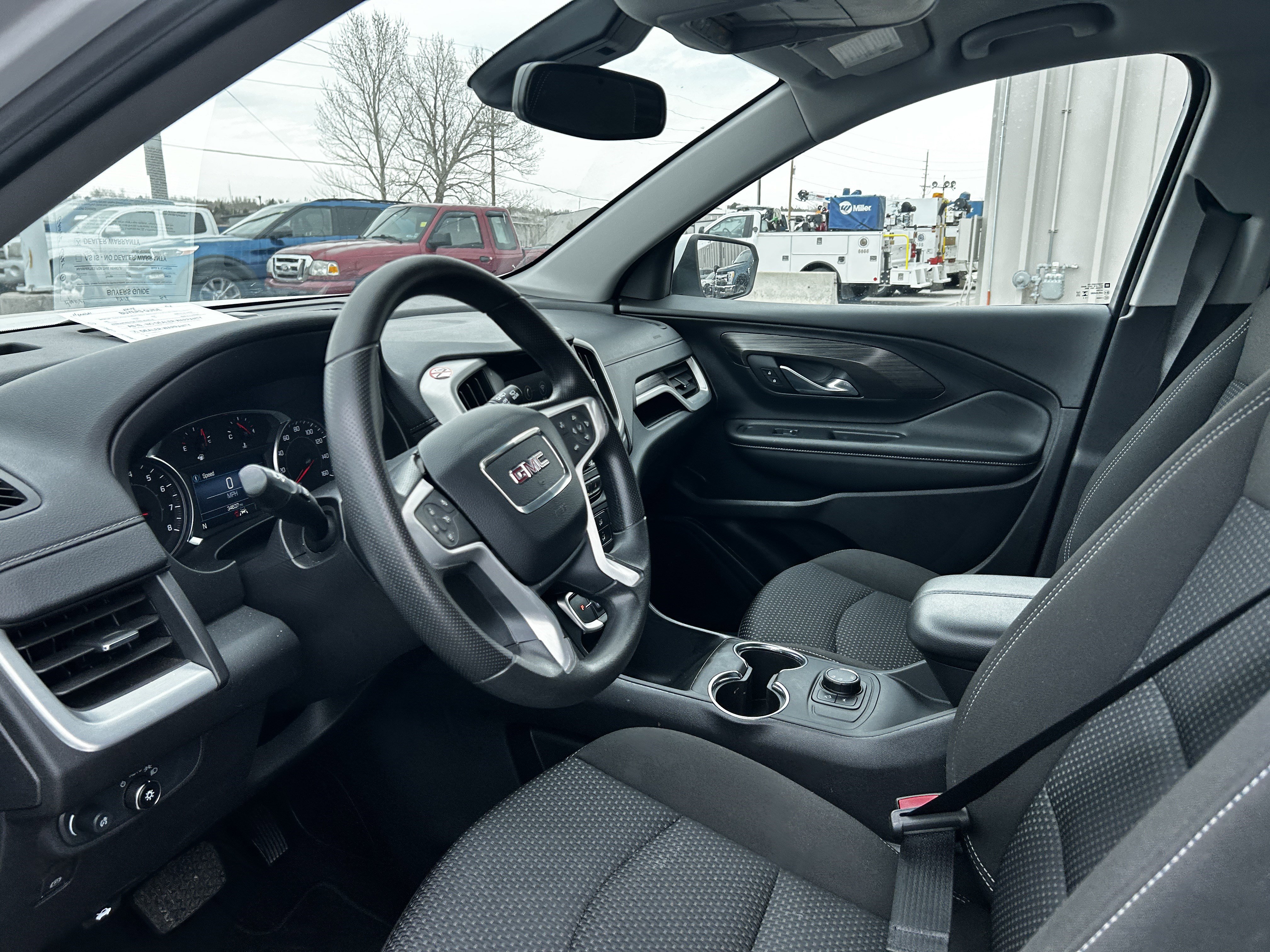 Used 2024 GMC Terrain SLE image 10