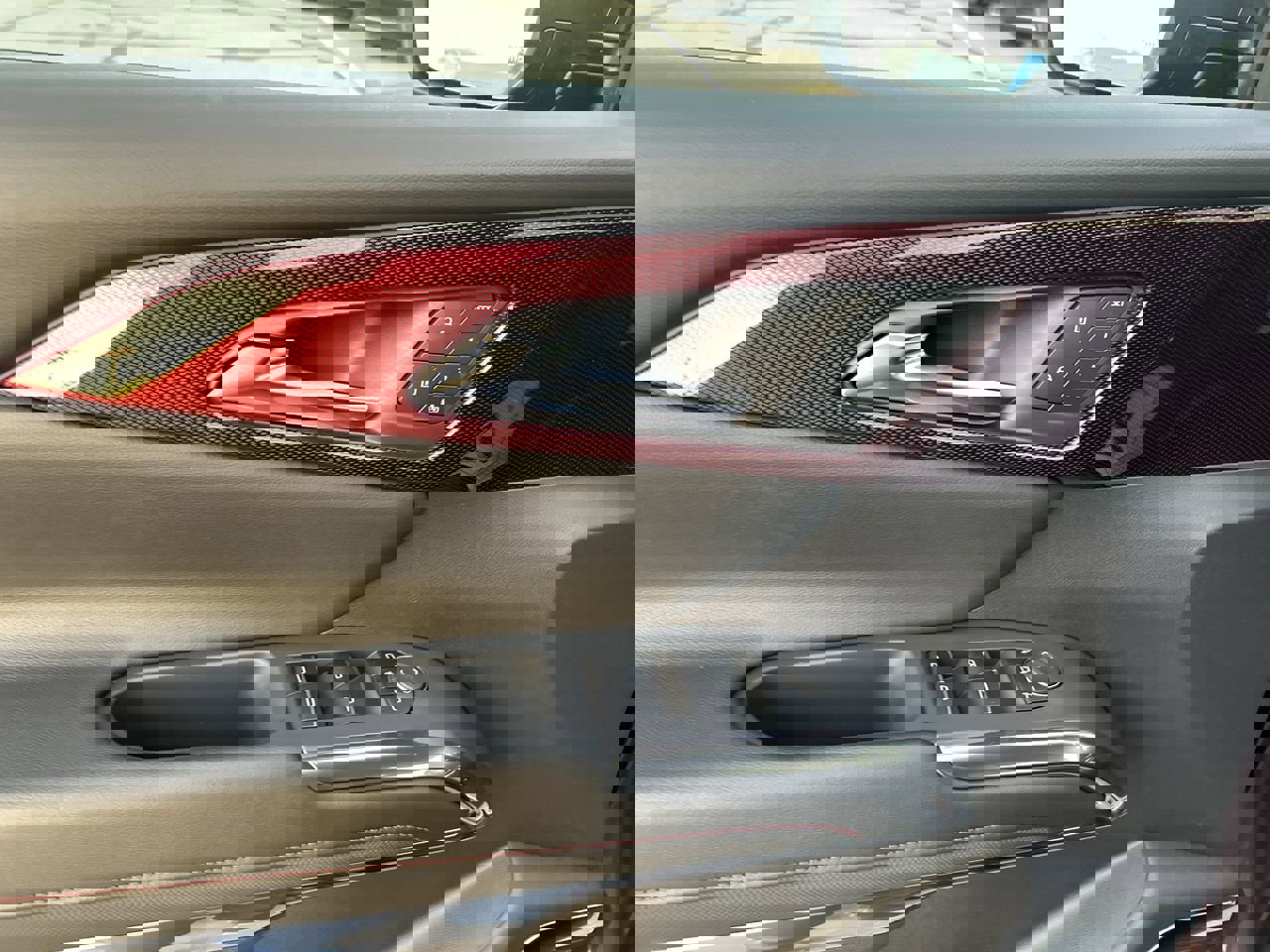 New 2026 Chevrolet Traverse RS w/ LPO, Floor Liner Package image 21