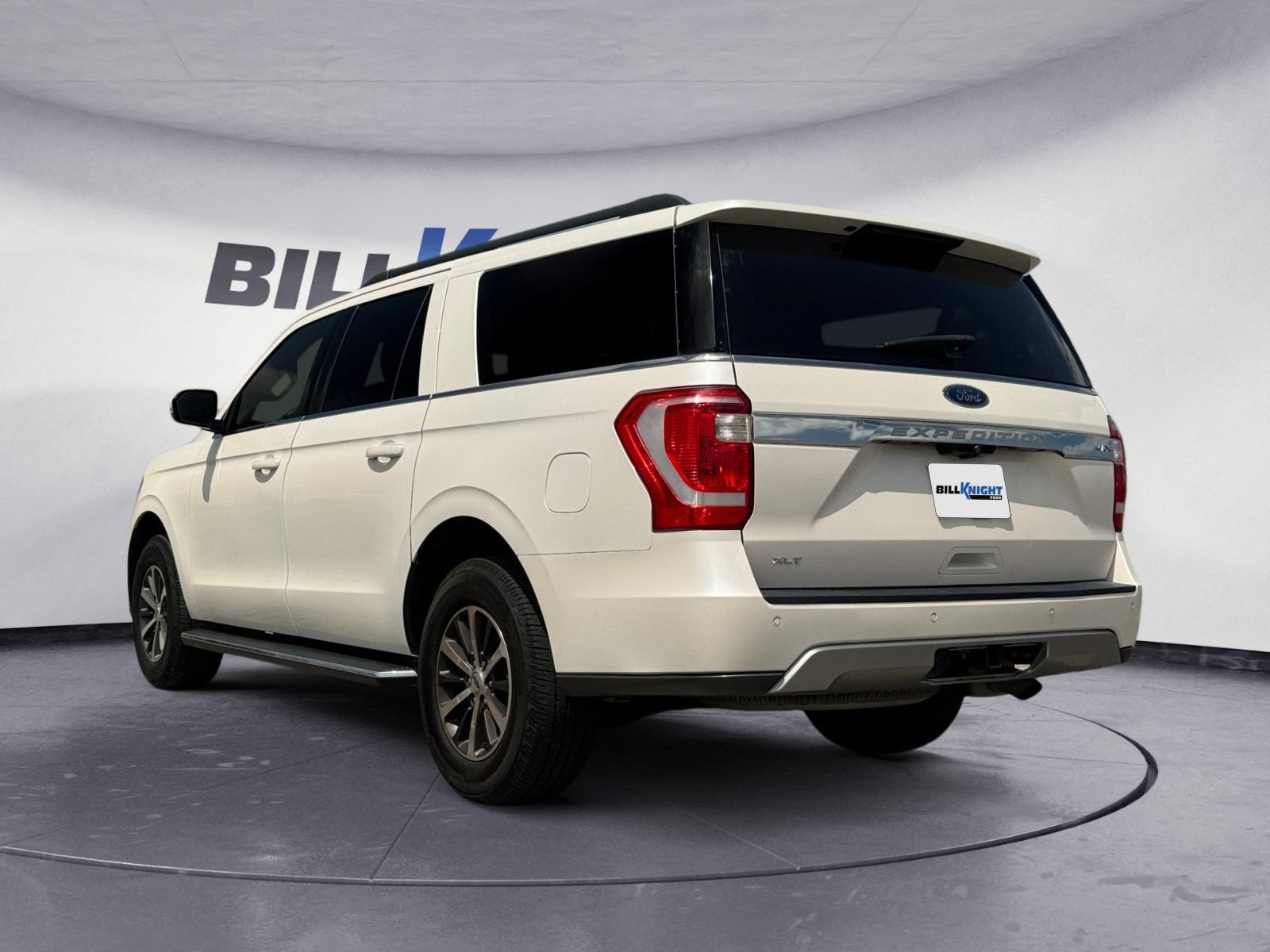 Used 2019 Ford Expedition Max XLT w/ Equipment Group 202A AWD/4WD image 3
