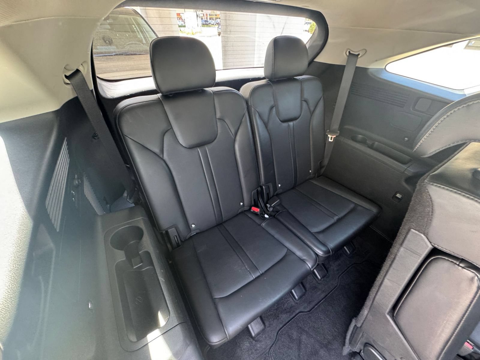 Used 2024 Kia Sorento S FWD image 31