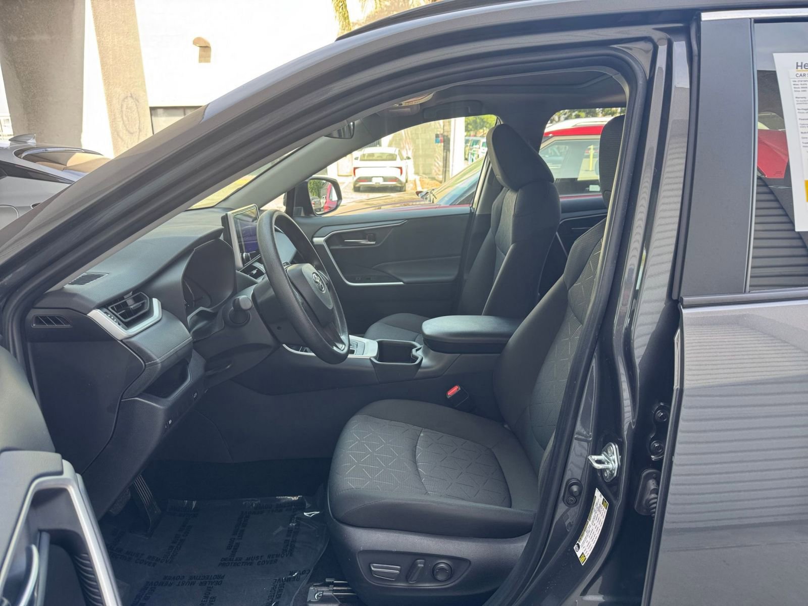 Used 2025 Toyota RAV4 XLE w/ Convenience Package image 28