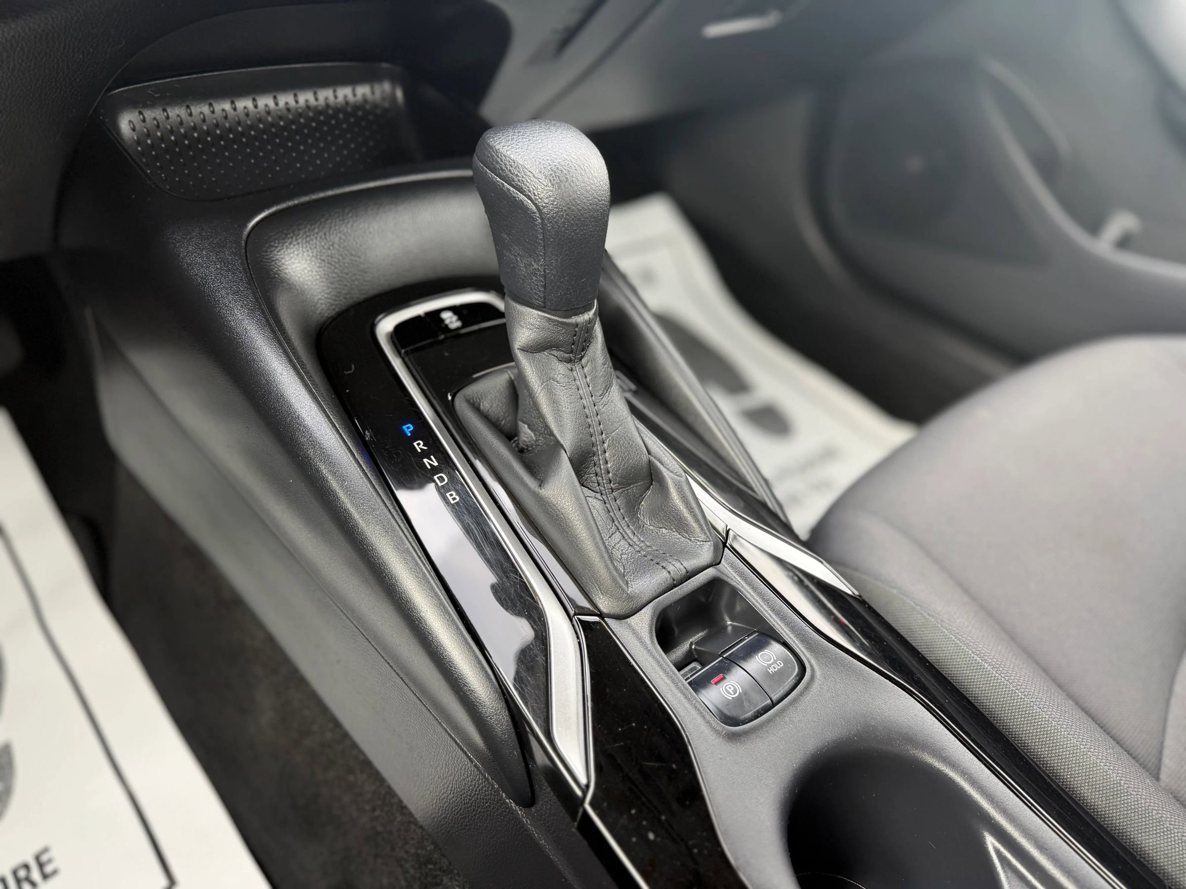 Used 2021 Toyota Corolla LE image 21