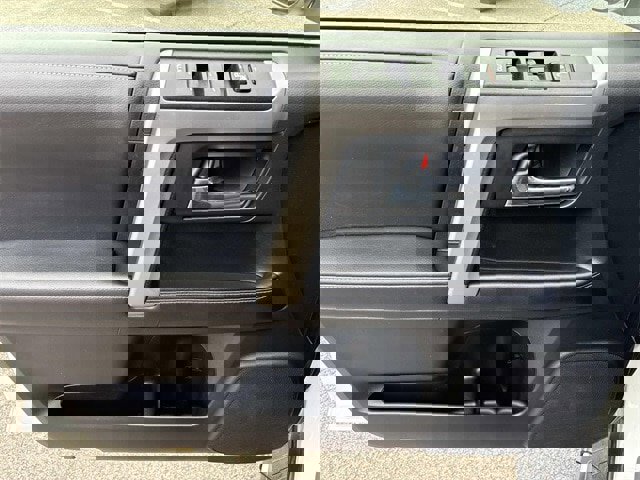 Used 2019 Toyota 4Runner SR5 w/ Four Season Floor Mat Package image 24