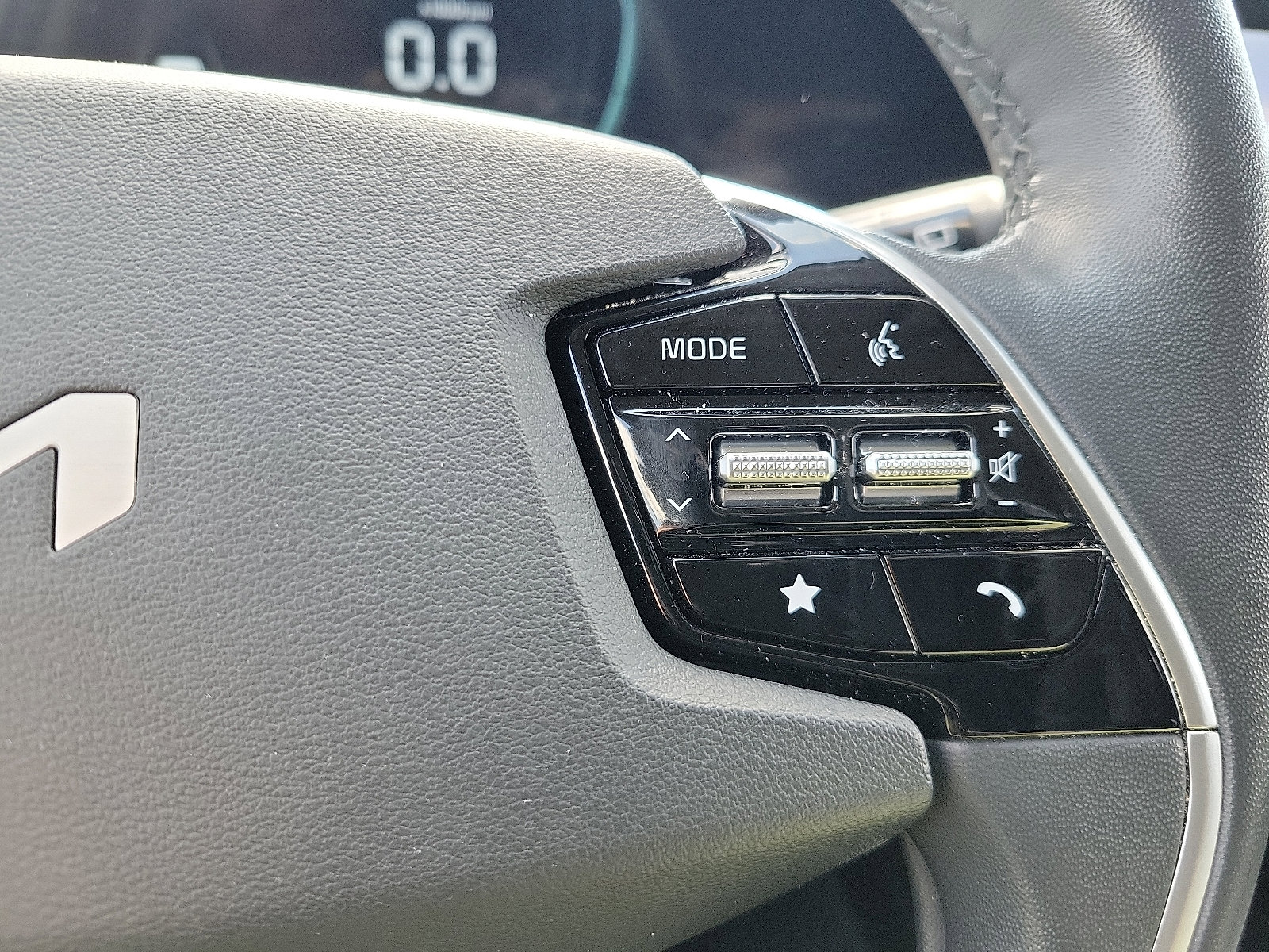 Used 2023 Kia Niro SX Touring image 22